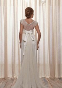 Annas Kempbelas kāzu kleita Empire Style