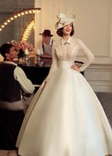 Tatjana Kapluna kāzu kleita retro stilā