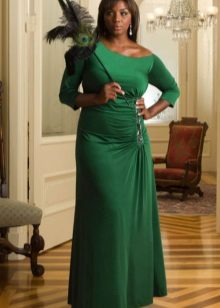 Πράσινο φόρεμα για μια πλήρη βραδιά