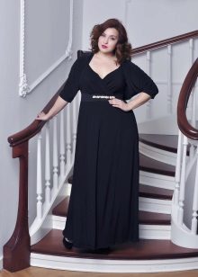 Черна вечерна рокля за наднормено тегло