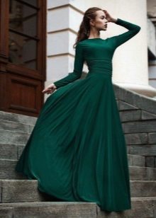 Вечерна рокля зелено затворена
