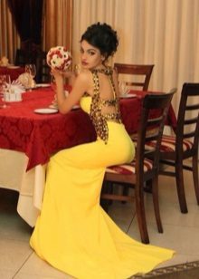 Žlté večerné šaty