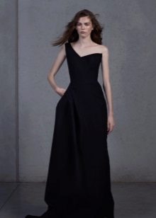 فستان سهرة أسود بكتف واحد