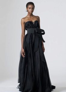 فستان زفاف أسود مستقيم