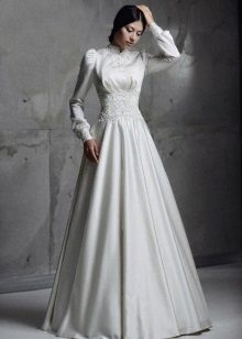 V retro štýle svadobné šaty s čipkou