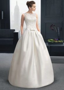 Svieža svadobné šaty s čipkovým korzetom
