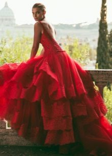 Vestuvinė suknelė su raudonais nėriniais
