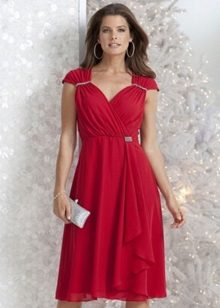 vestido de noite extravagante curto vermelho de grandes dimensões