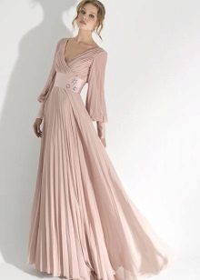 Evening dress with sleeves is not expensive