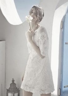 فستان زفاف قصير من الدانتيل المستقيم