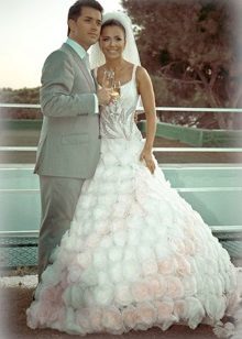 Сватбена розова и бяла рокля Ани Лорак