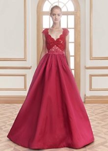 Вечерна рокля с елече от червен дантела