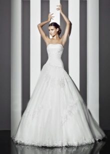 A magnificent wedding dress from Cupid Bridal