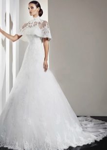 Vestido de noiva com renda de Amur Bridal