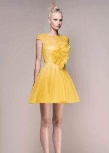 فستان سهرة أصفر قصير