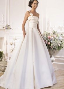 One-piece wedding dress from the Idylly collection by Naviblue Bridal