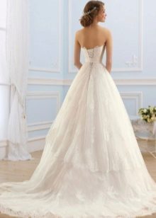 Wedding dress with lace-up from Naviblu