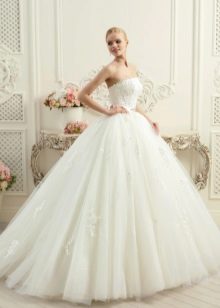 Luxurious wedding dress from Naviblue Bridal