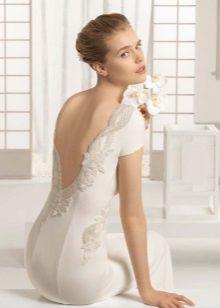 Hochzeitskleid mit einem Dekor am Ausschnitt zurück passend zum Kleid