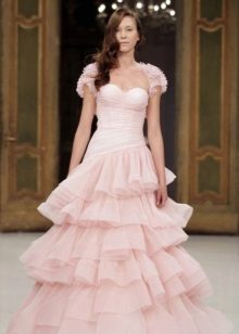 Bāli rozā pufīga kāzu kleita
