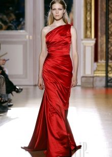 Една раменна червена вечерна рокля