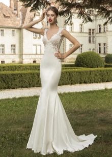 Wedding dress with lace decor