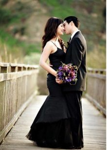 Juodos undinės vestuvinė suknelė