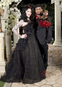 Rochelle Karidis melna kāzu kleita