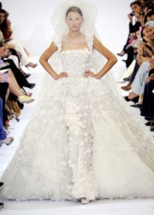 Um vestido de noiva magnífico de Eli Saab