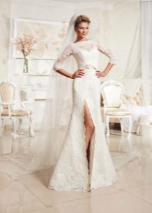 Wedding dress from the collection Just love from Eva Utkina with a slit