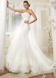 Wedding dress from the collection Just Love from Eva Utkina with a train