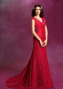 فستان زفاف من مجموعة SONESTA باللون الأحمر