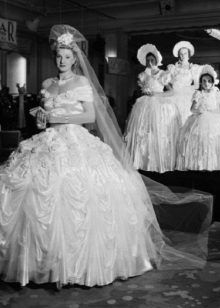 Frodig vintage brudekjole