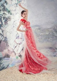 Koronkowa czerwona suknia ślubna