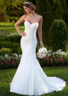 Eleganta nāru kāzu kleita