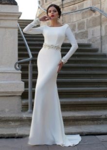 Елегантна дантелена сватбена рокля