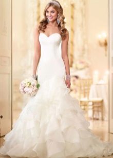 Eleganta nāru kāzu kleita ar pilniem svārkiem