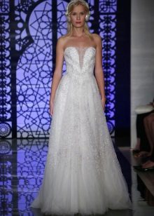 Un magnifico abito da sposa di Rome Acre con cristalli Swarovski