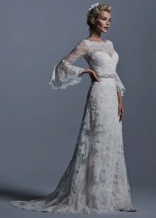 Koronkowa suknia ślubna w stylu vintage z rękawami