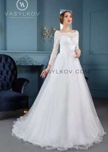 Сватбена дантелена рокля от Василков