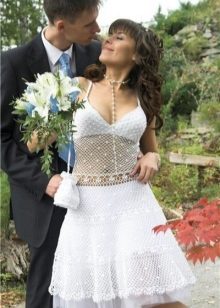 Koronkowa suknia ślubna z koronką
