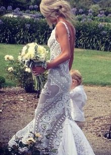Плетене на една кука права сватбена рокля