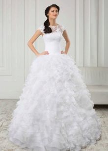 Gaun pengantin dari koleksi Putih sangat luar biasa