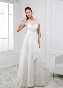 فستان الزفاف الدانتيل الأبيض