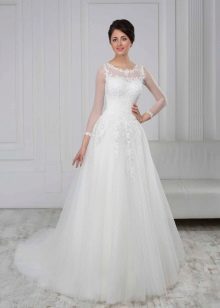 Một chiếc váy cưới màu trắng lộng lẫy từ bộ sưu tập Trắng
