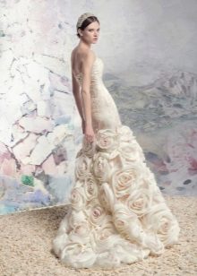„Papilio“ vestuvinė suknelė su tūrinėmis gėlėmis