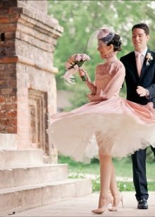 Retro styl svatební šaty