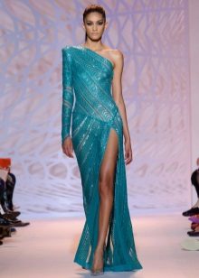 فستان سهرة مثير بكتف واحد من تصميم زهير مراد