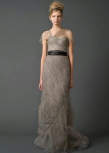 שמלת כלה של ורה וונג מקולקציית 2011 ישירה