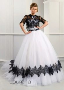 Черна дантелена сватбена рокля на Ange Etoiles